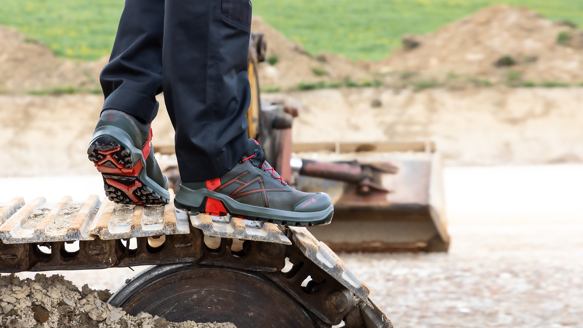 631005_connexis-safety-low-grey-red