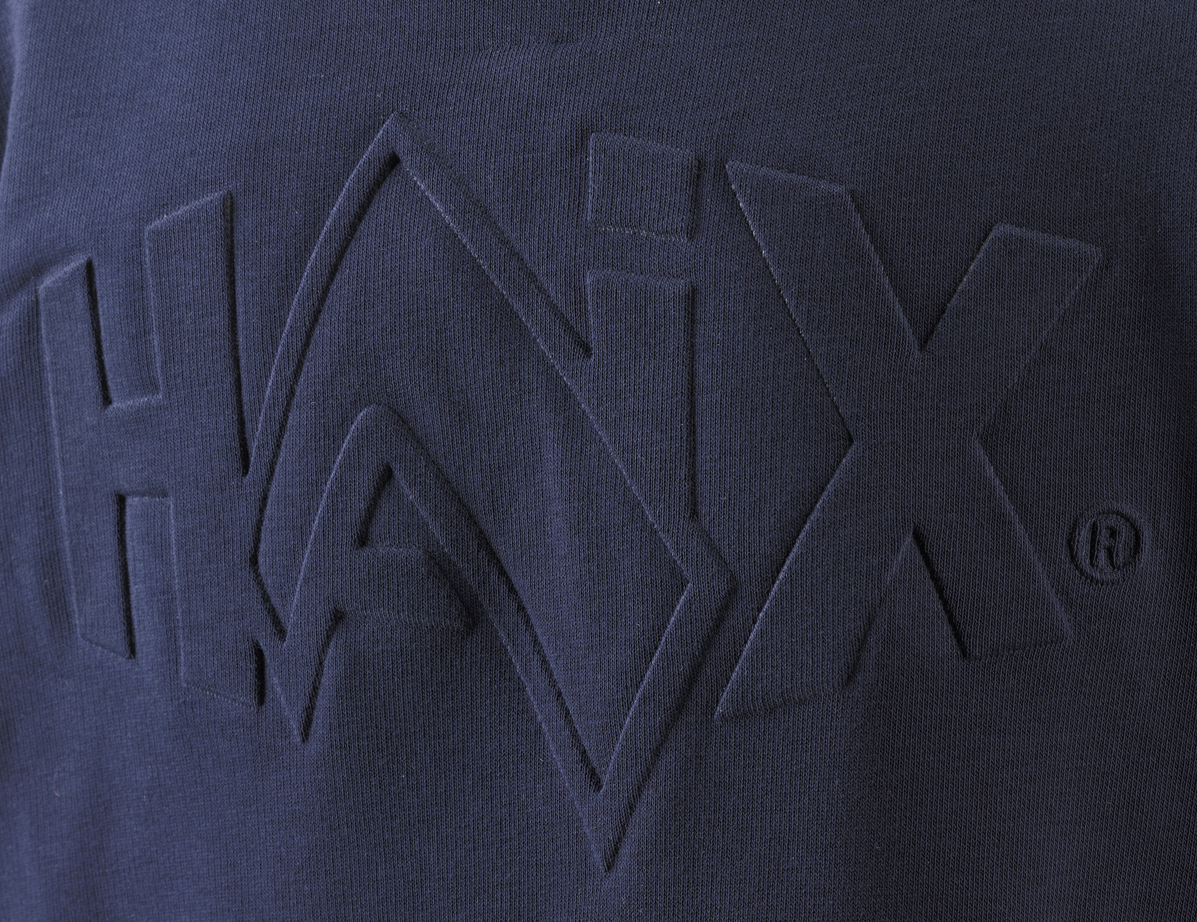 902610_Kids-Hoodie_embossed-Logo_navy_detail-2 902610_kids-hoodie_embossed-logo_navy_detail-201910